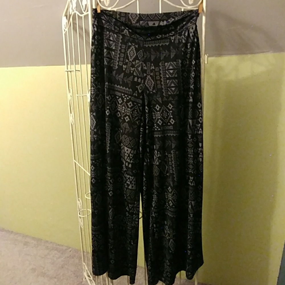 Flared leg pant